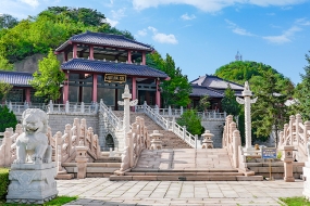 长城华人怀思堂正面